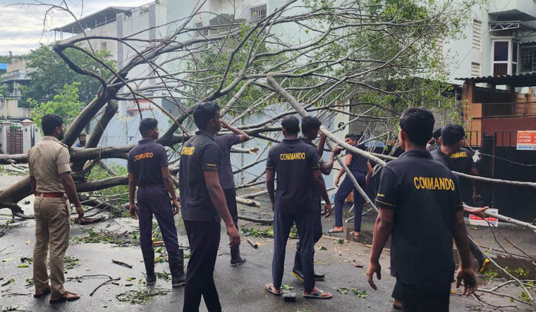 Chennai police cyclone relief